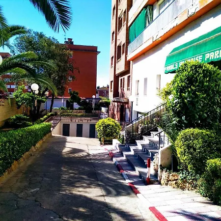 Del Mar Terrace & Pool